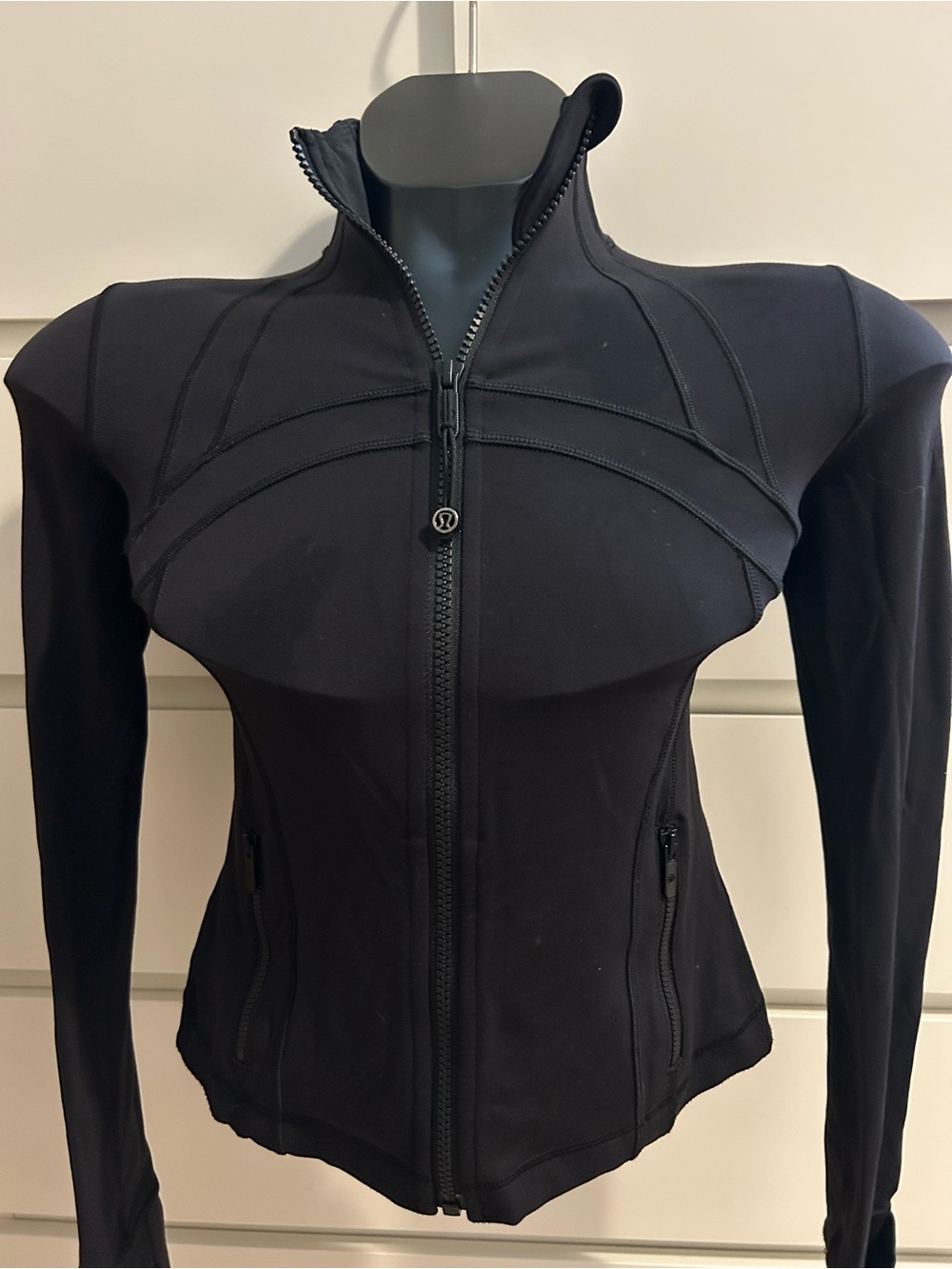 🍋🖤✨ *LULULEMON DEFINE CROPPED JACKET NULU™ – SIZE 4 ✨🖤